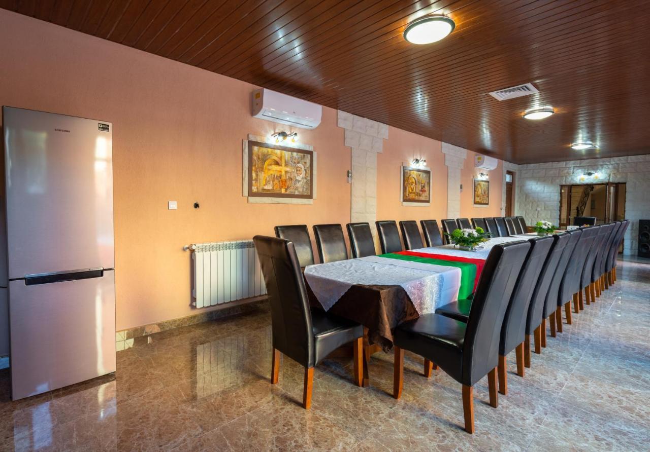 Family Hotel Preslav Extérieur photo